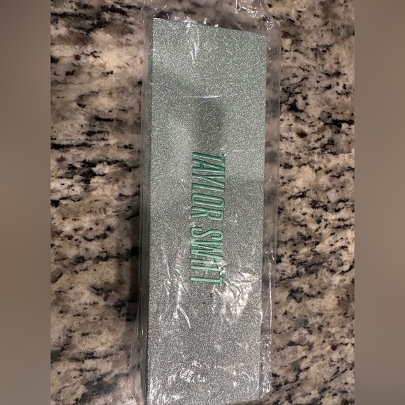 🧡Opalite Lock Necklace- Ready to ship!🧡 - Picture 3 of 4